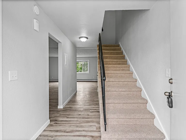 470 Dailey Ave #B7 — Photo 9
