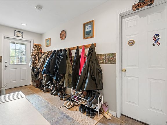 4th image of 4493 Brooks Rd