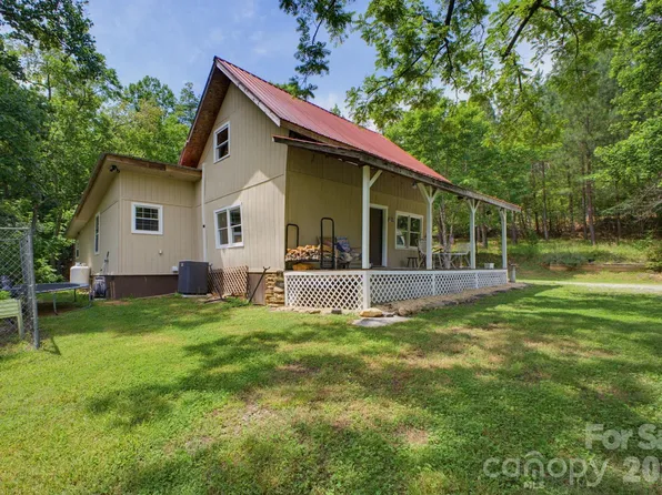 1239 W McGuinn Rd, Mill Spring, NC 28756