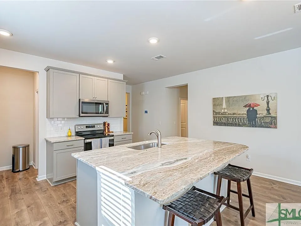 2 Waterbuck Ct
