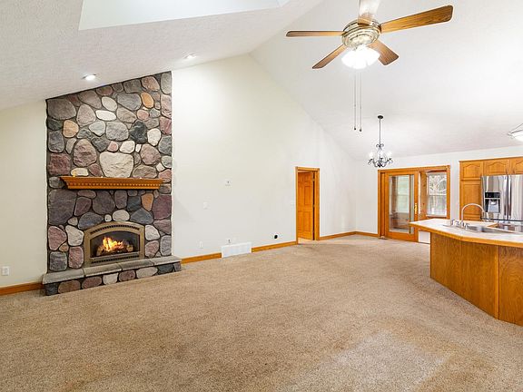 2nd image of 7641 Kinney Rd