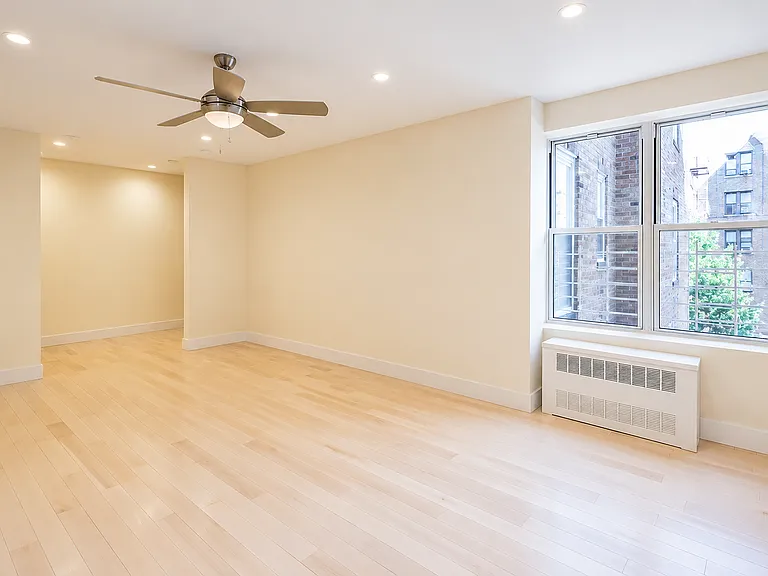 120 E 19th St #4B — Photo 3