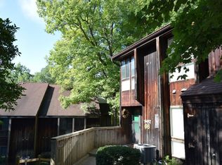 9457 S Pointe Lasalles Dr, Bloomington, IN 47401