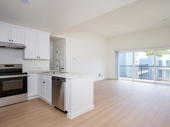 1999 NE Division St #15