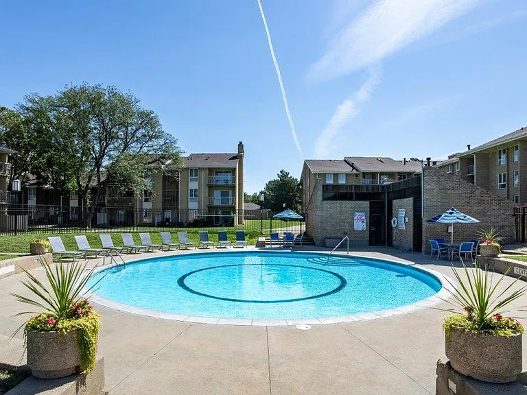 Regency Lakeside Apartment Homes — Photo 18