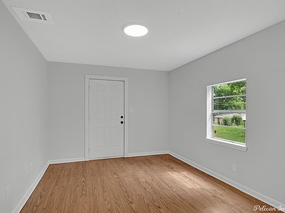 4th image of 255 E Olive St