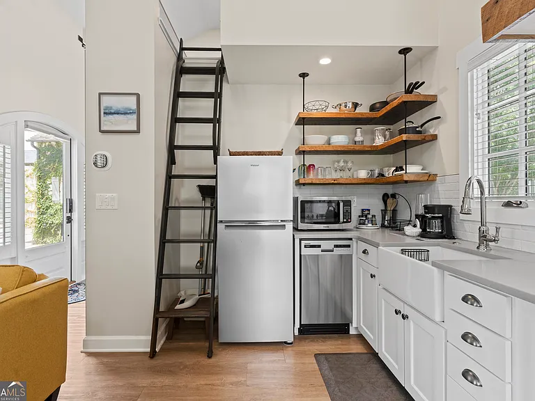 147 Central Ave — Photo 11