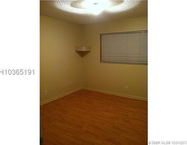 2nd image of 3029 Riverside Dr