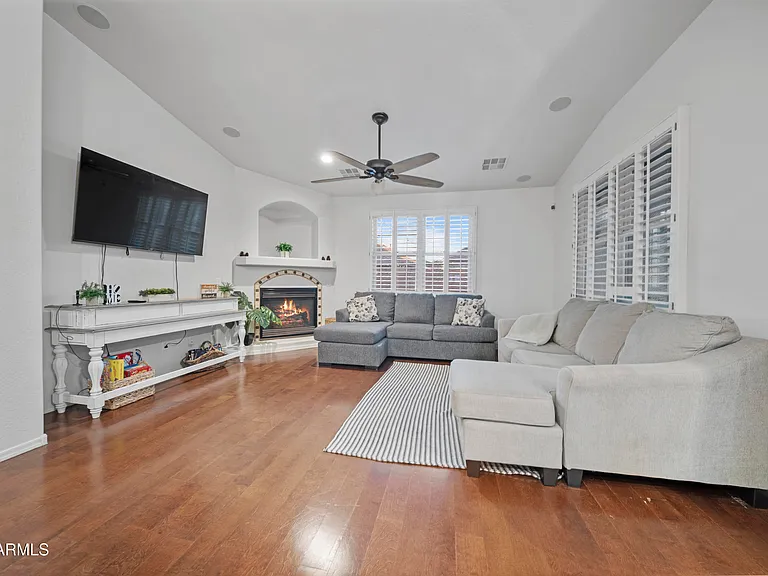 17239 W Ironwood St — Photo 23
