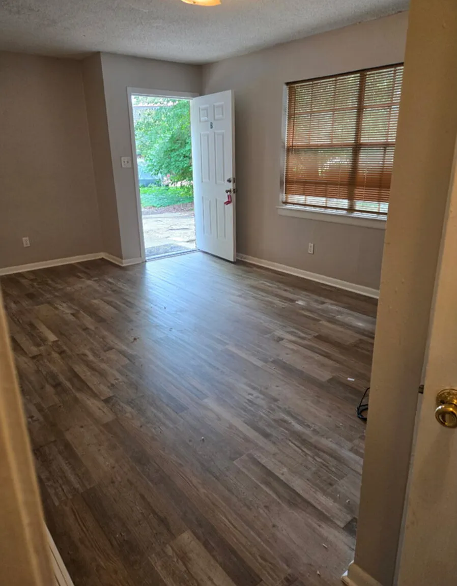 2 bed, 1.5 bath, 1000 sqft, $1,150 — Photo 3