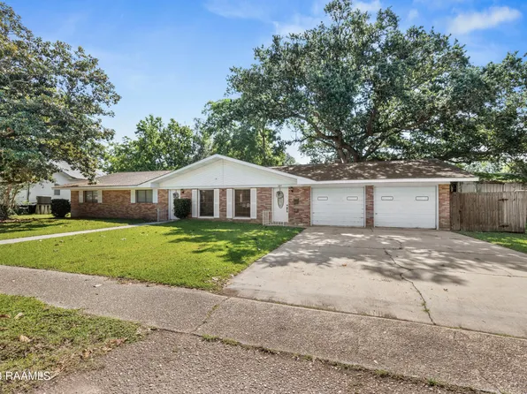 207 S Oak St, Erath, LA 70533
