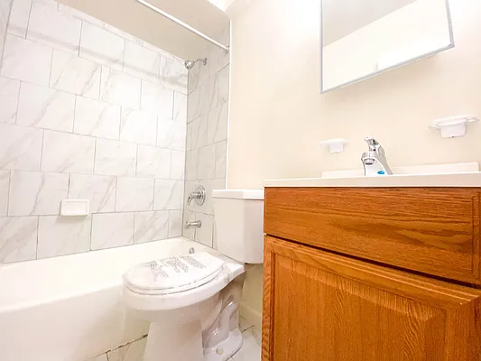 Rented by RealTegrity NY LLC | media 8