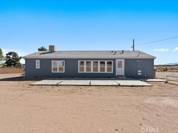 5670 Hollister Rd, Phelan, CA 92371