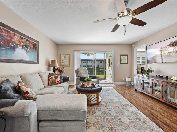 158 Lake Anne Drive, West Palm Beach, FL 33411