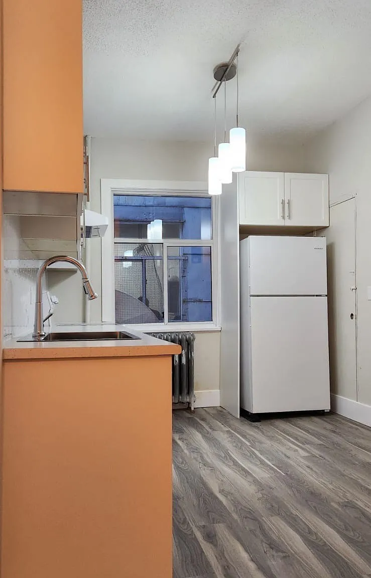 1155 Granville Street — Photo 4