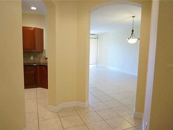 5th image of 240 W End Dr Unit 922