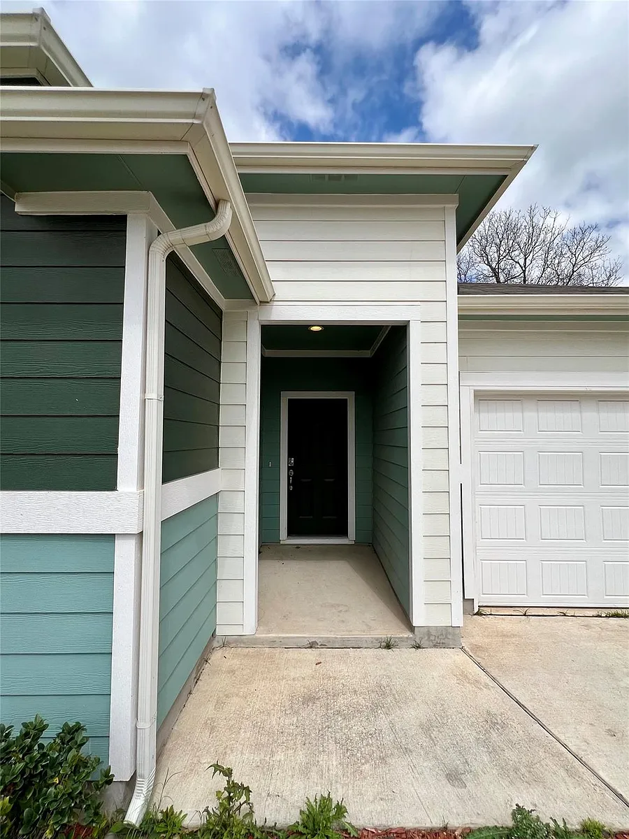 Building Photo - 11908 Saddle Rock Dr