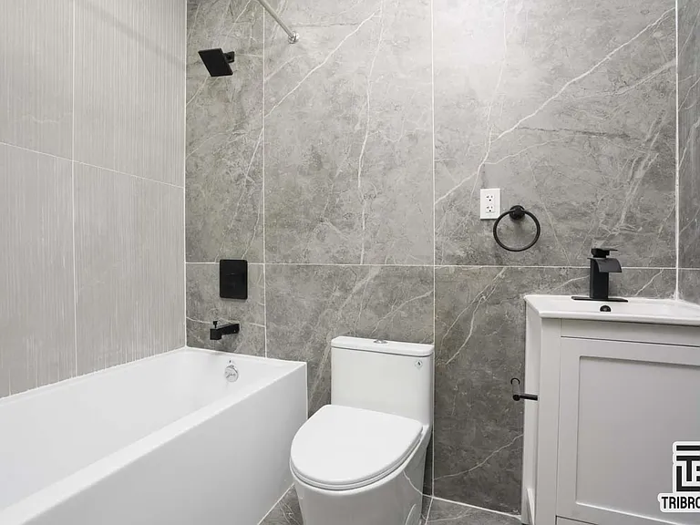 1731 Norman St #3C — Photo 6