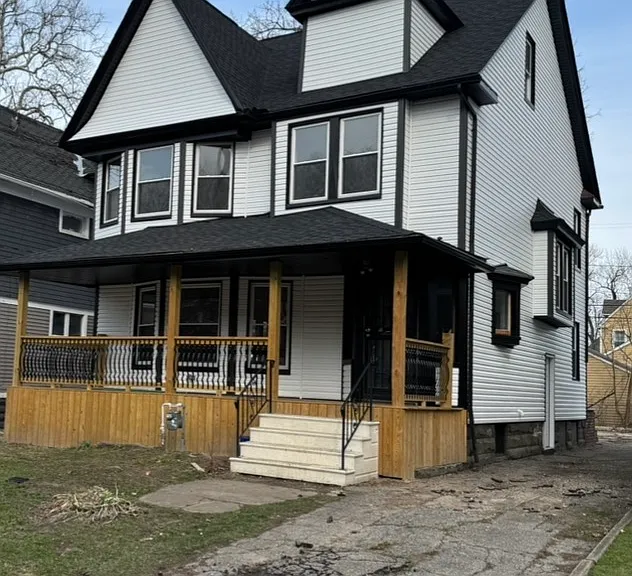 1403 E 109th St — Photo 1