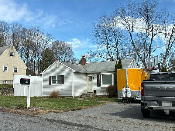 2nd image of 24 Tanager Rd