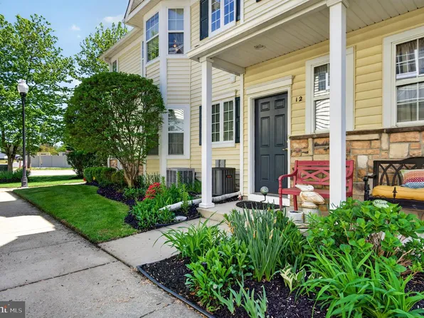 12 Pelican Pl, Thorofare, NJ 08086