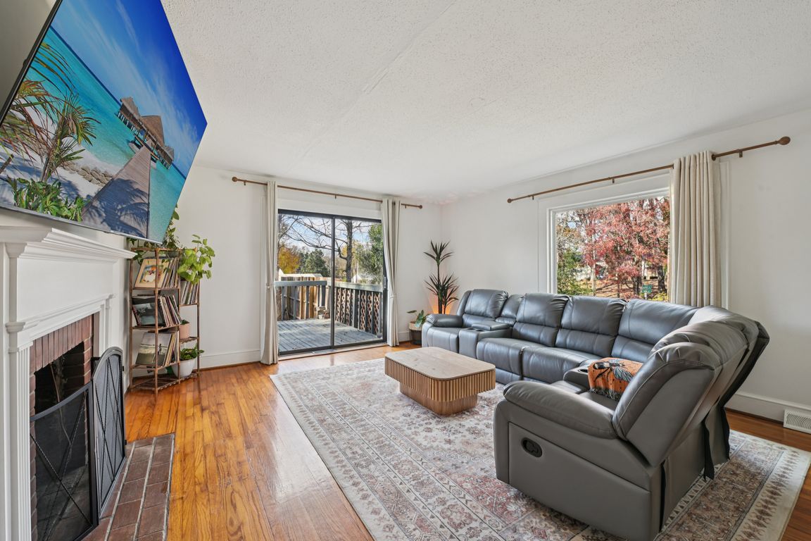 next background image