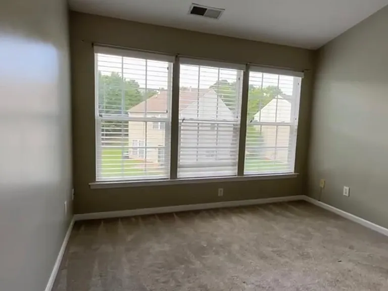 3307 Mannington Dr — Photo 12