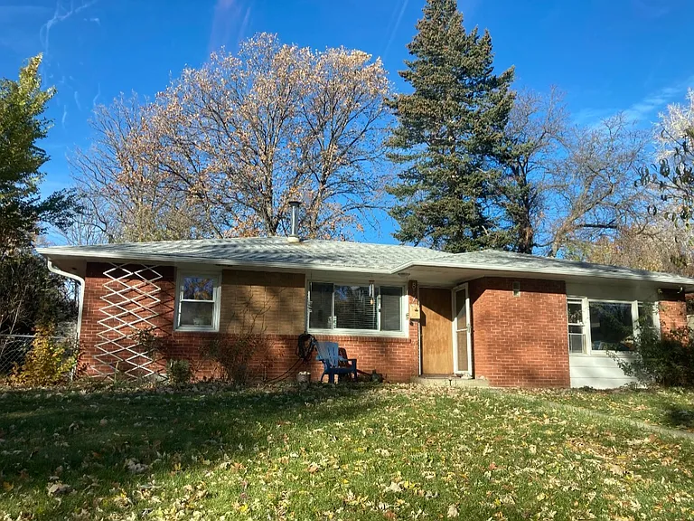 817 Lincoln St — Photo 4