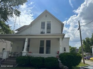 325 Maple Ln, Lima, OH 45805