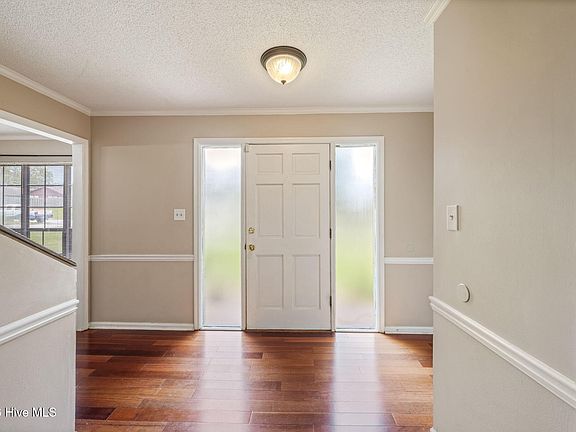 4th image of 124 Wood Creek Drive
