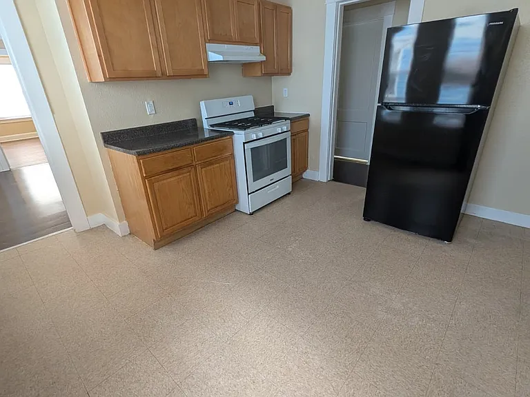103 Sheffield Ave #11 — Photo 7