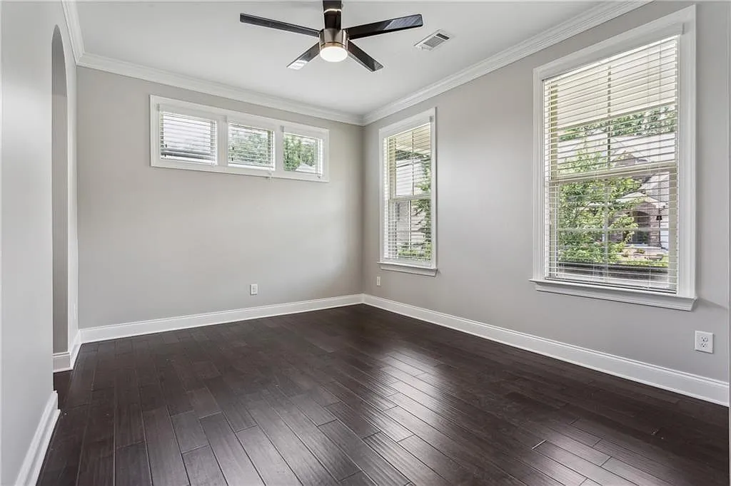 4 bed, 4.5 bath, 3347 sqft, $4,250 — Photo 4