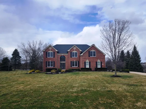 7512 Secretariat Dr, Saline, MI 48176