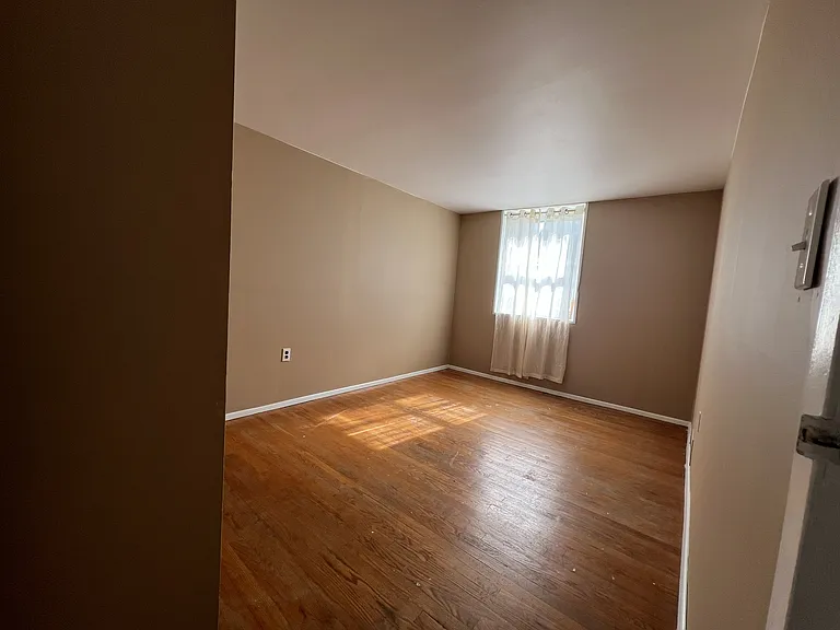 7202 Sindall Rd — Photo 2