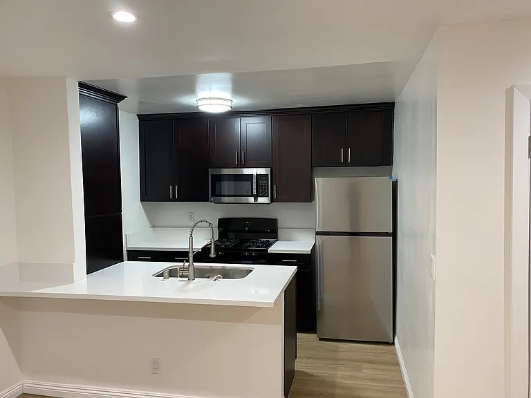1534 S Shenandoah St #2 — Photo 2