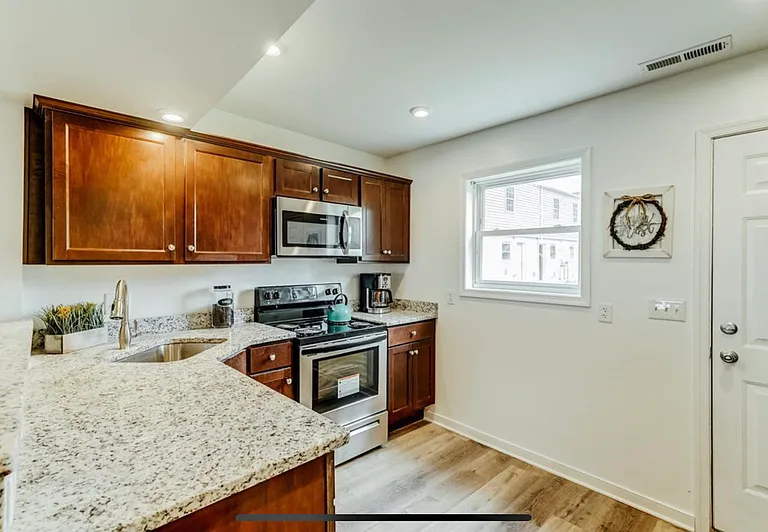 509 N 35th St #20 — Photo 4