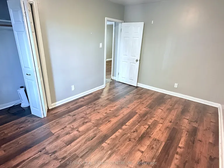 52 Sharbot Ave — Photo 3