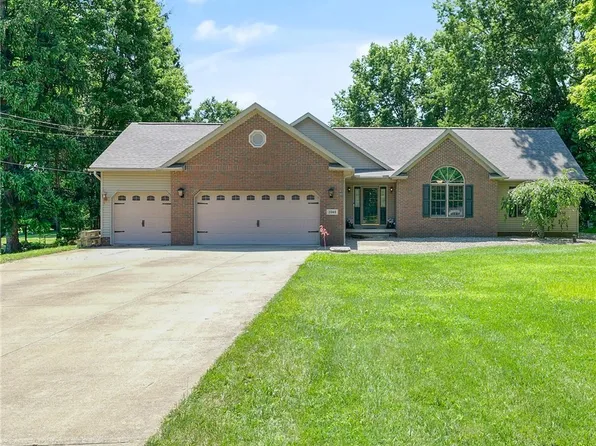3948 Johnson Rd, Barberton, OH 44203
