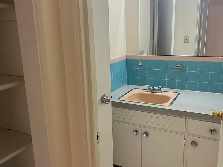 103 W Powers Cir #308 — Photo 3