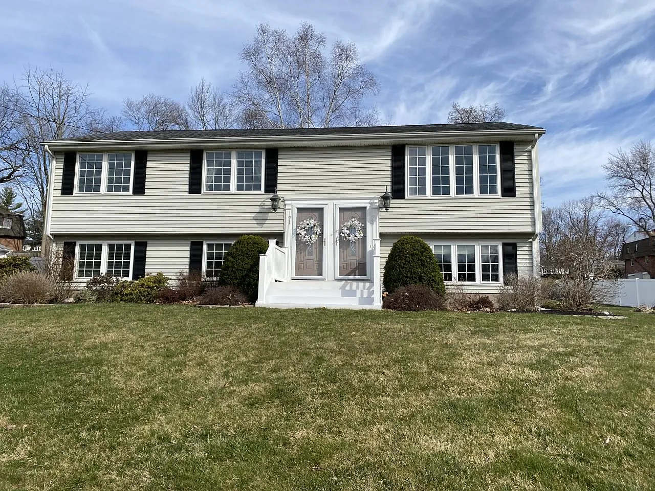 73 Maxwell Dr — Photo 2