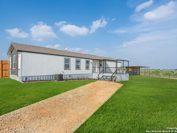 213 Twin Lakes, Sutherland Springs, TX 78161