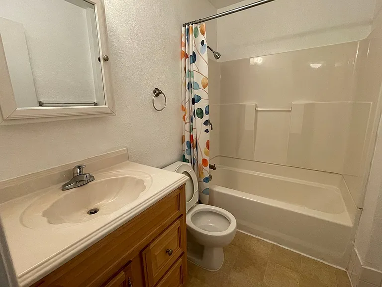 625 Adams Street — Photo 10
