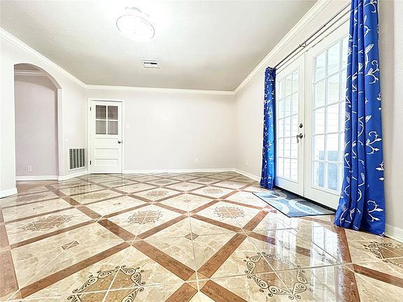 5th image of 10206 Catlett Ln