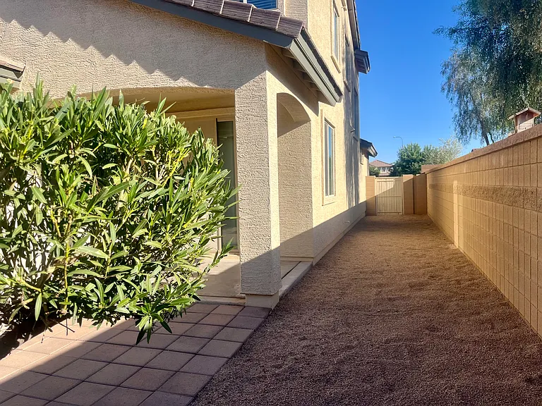 1792 W Homestead Dr — Photo 24