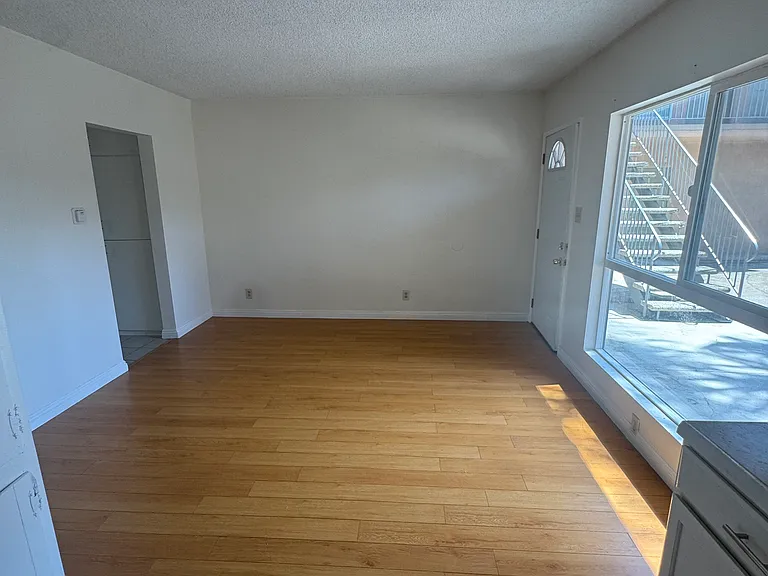 5950 Fulcher Ave #4 — Photo 7