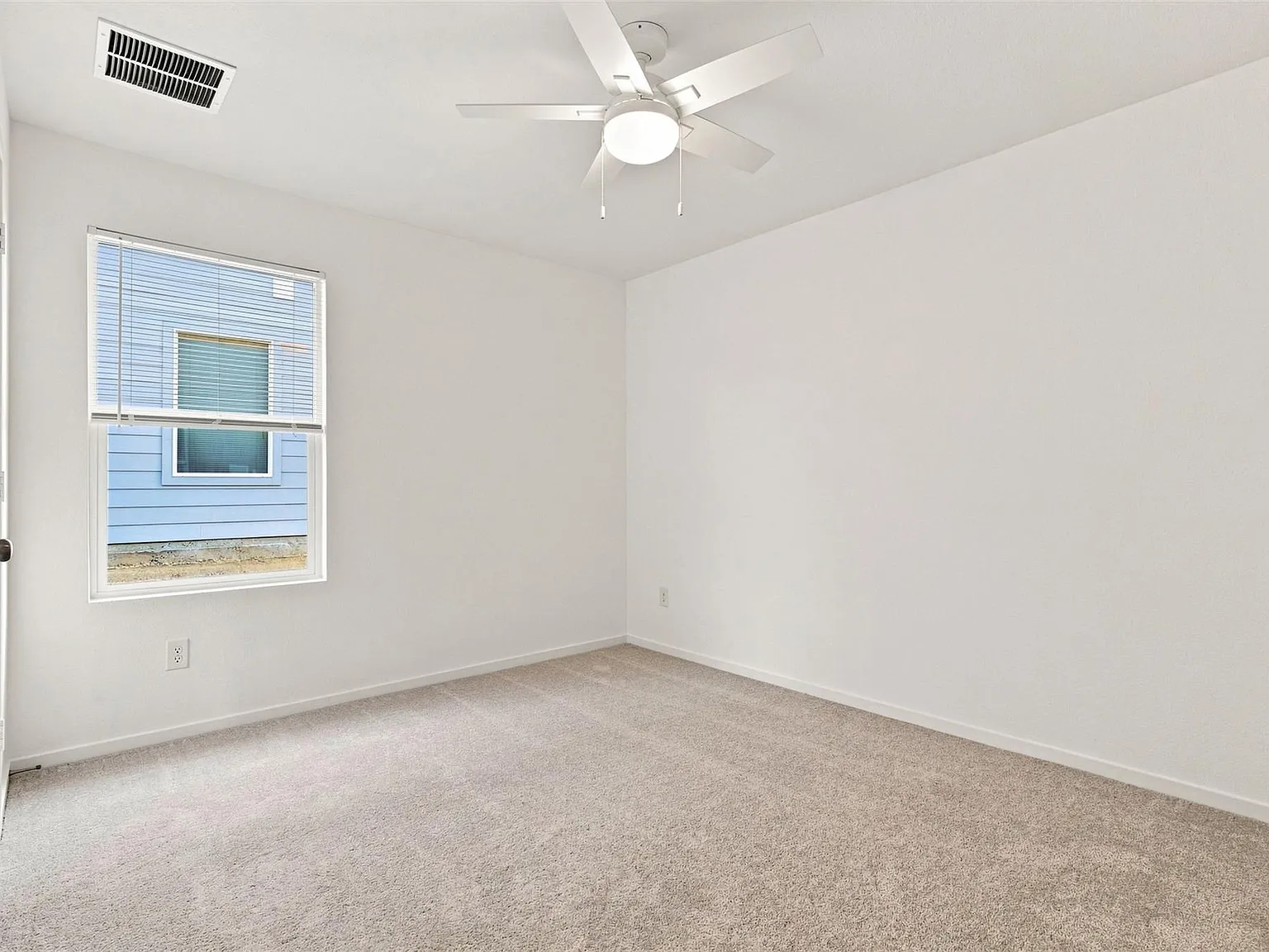 3 bed, 2.0 bath, 1354 sqft, $1,700 — Photo 4