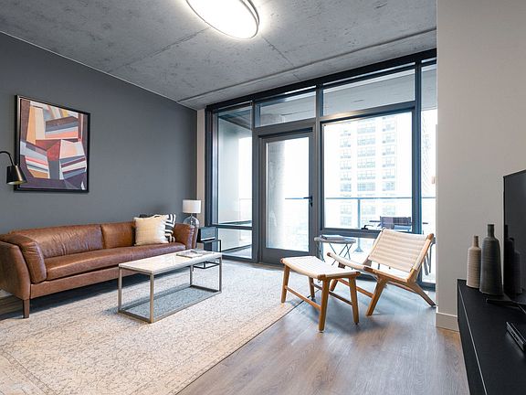 2nd image of 450 W Belmont Ave #1505