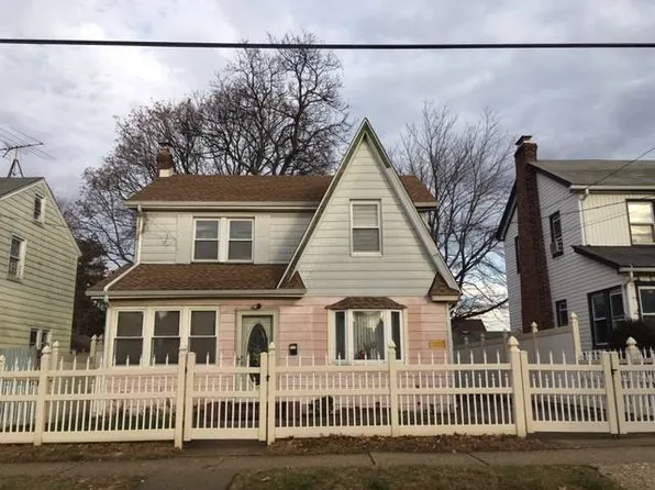 169 Yale St, Hempstead, NY 11550