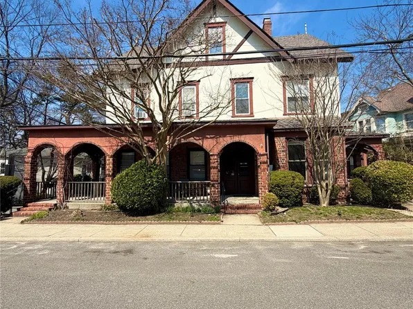 65 Summit Ave #1, Sea Cliff, NY 11579