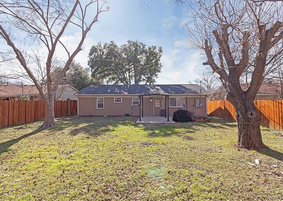 2nd image of 714 Blueberry Ln